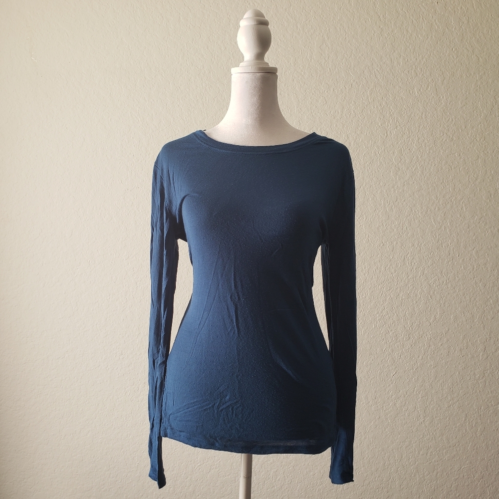 Simple blue long sleeve forever 21 top